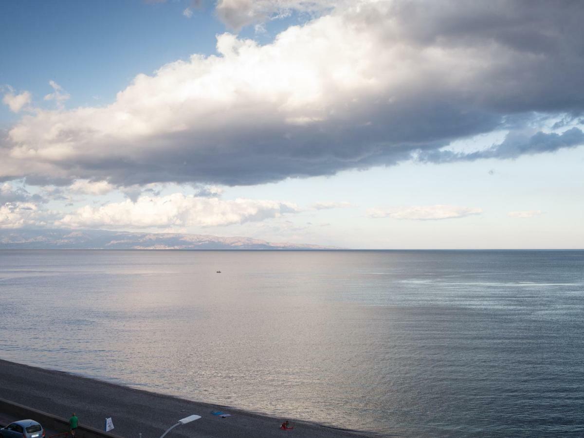 Marina Di Savoca Apartment Santa Teresa Di Riva Bagian luar foto