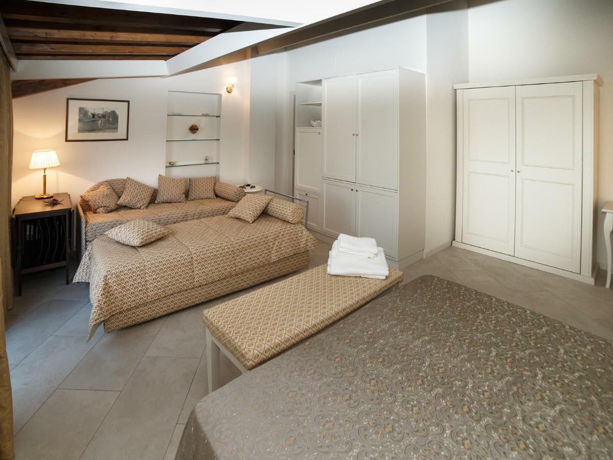 Marina Di Savoca Apartment Santa Teresa Di Riva Bagian luar foto