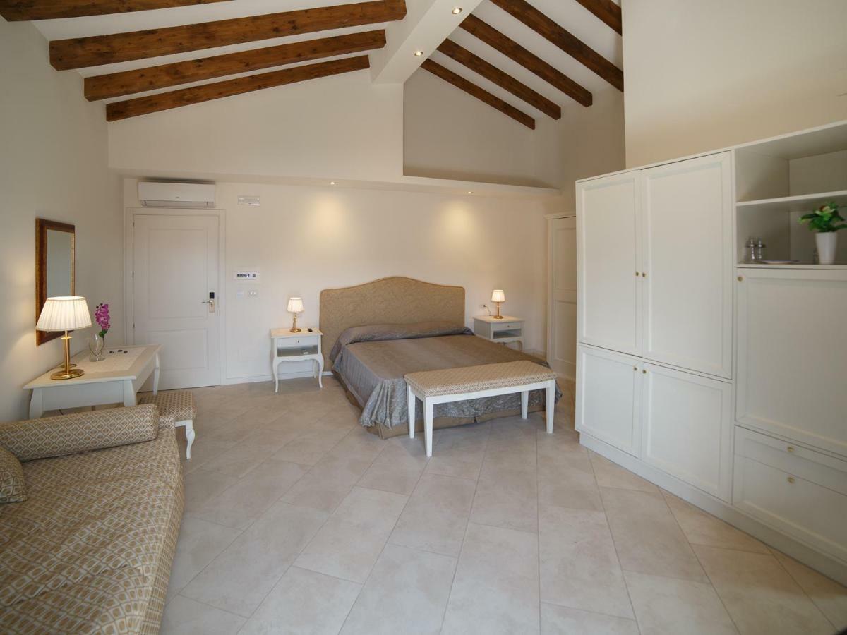 Marina Di Savoca Apartment Santa Teresa Di Riva Bagian luar foto